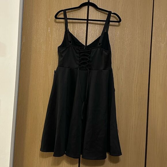 NWT TORRID CORSET BACK MINI SCUBA SKATER DRESS SIZE M (00) - Picture 3 of 4